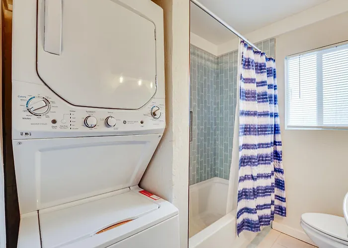 5 Mi To Dtwn: Pet-friendly Gem W/ Patio Phoenix