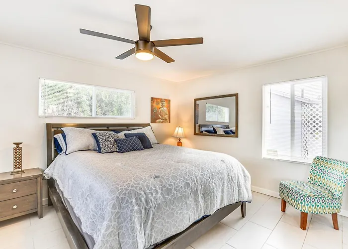 Holiday home 5 Mi To Dtwn: Pet-friendly Gem W/ Patio Phoenix