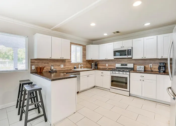 Holiday home 5 Mi To Dtwn: Pet-friendly Gem W/ Patio Phoenix